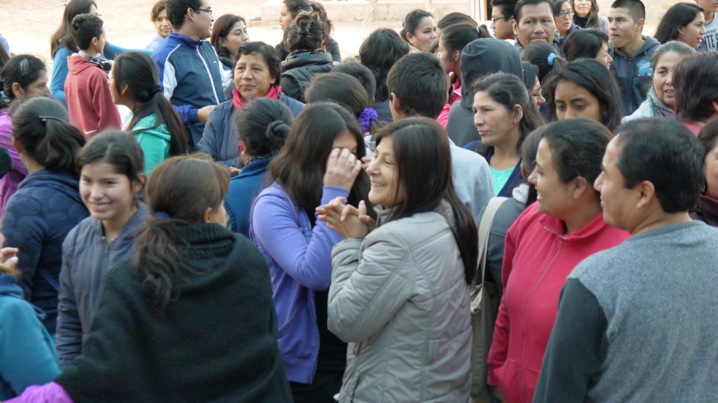 Integrantes de la comunidad COPEHU reunidos en un encuentro
