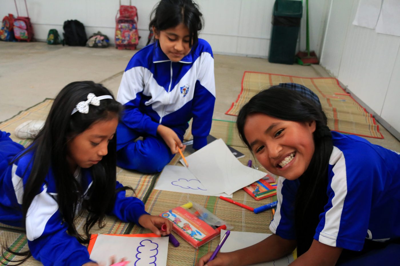 Grupo compartiendo en una experiencia de educación humanizadora de COPEHU